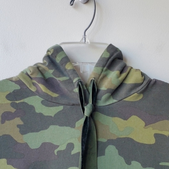 Highline Collection Long Camo Hoodie - Picture 3 of 12